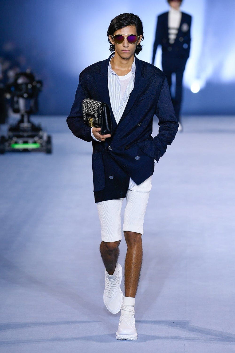 Balmain Printemps Été 2021 par RUNWAY MAGAZINE
