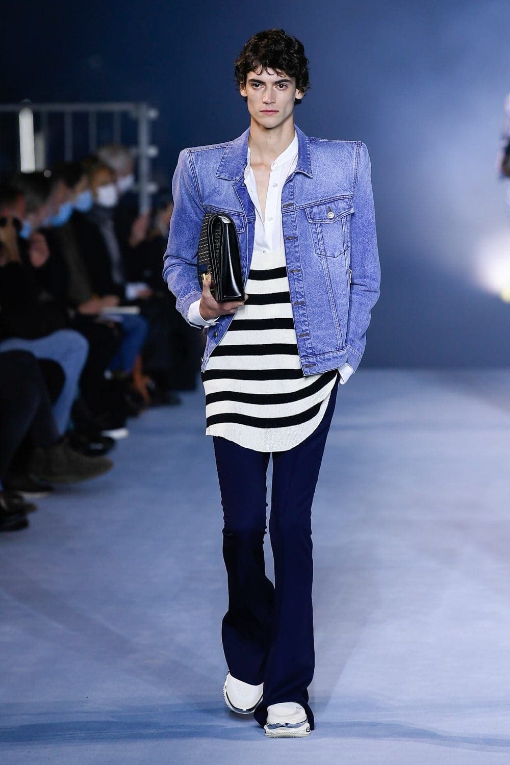 Balmain Printemps Été 2021 par RUNWAY MAGAZINE