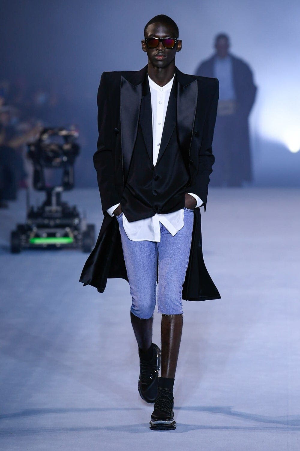 Balmain Printemps Été 2021 par RUNWAY MAGAZINE