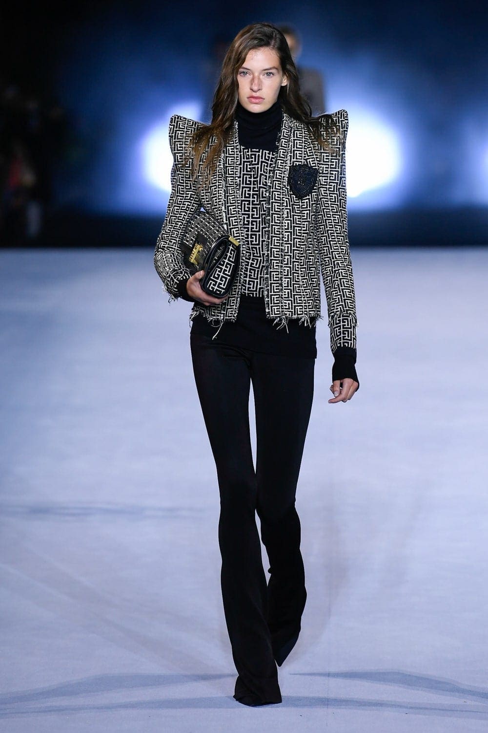 Balmain Printemps Été 2021 par RUNWAY MAGAZINE