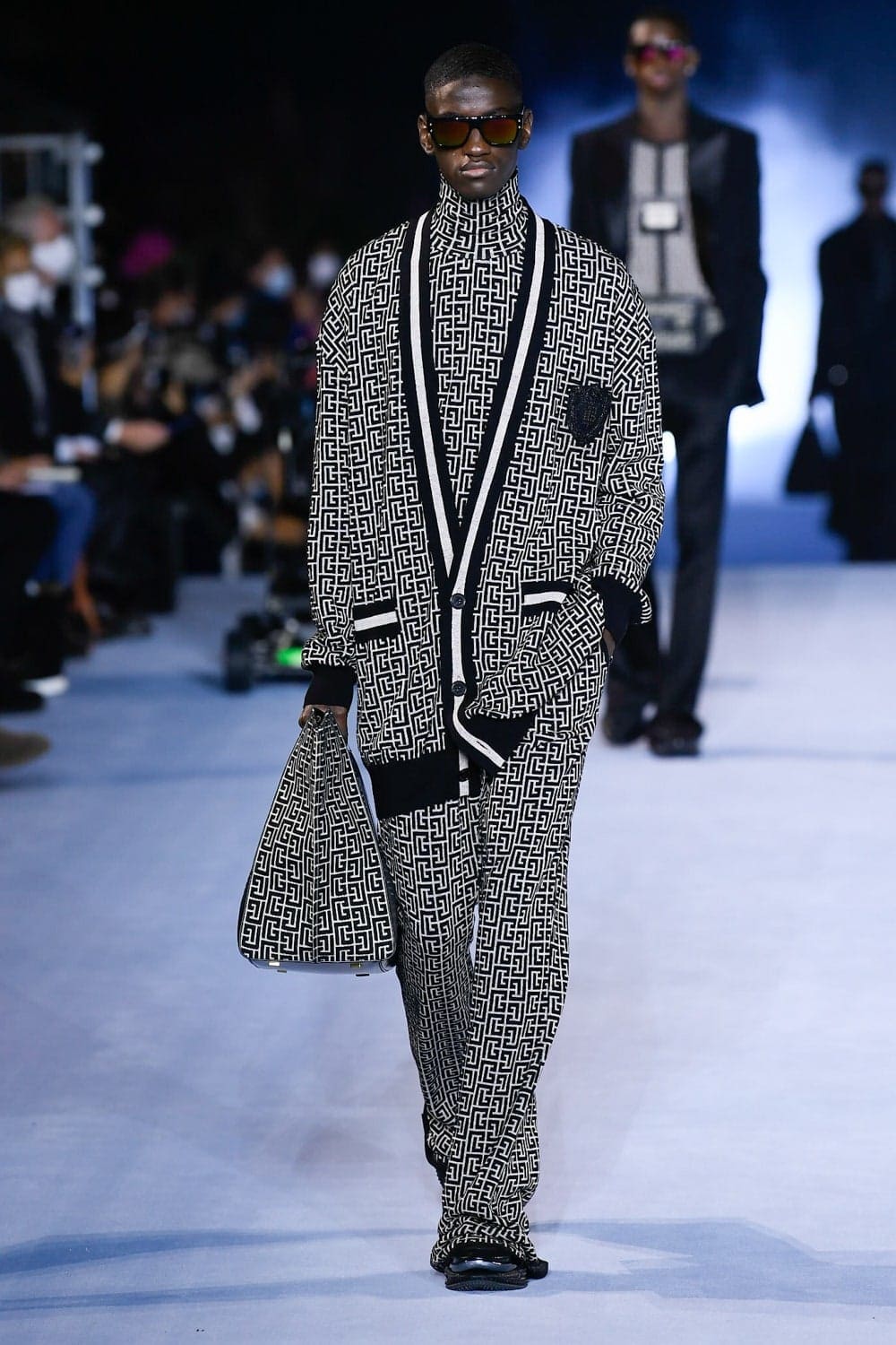 Balmain Printemps Été 2021 par RUNWAY MAGAZINE