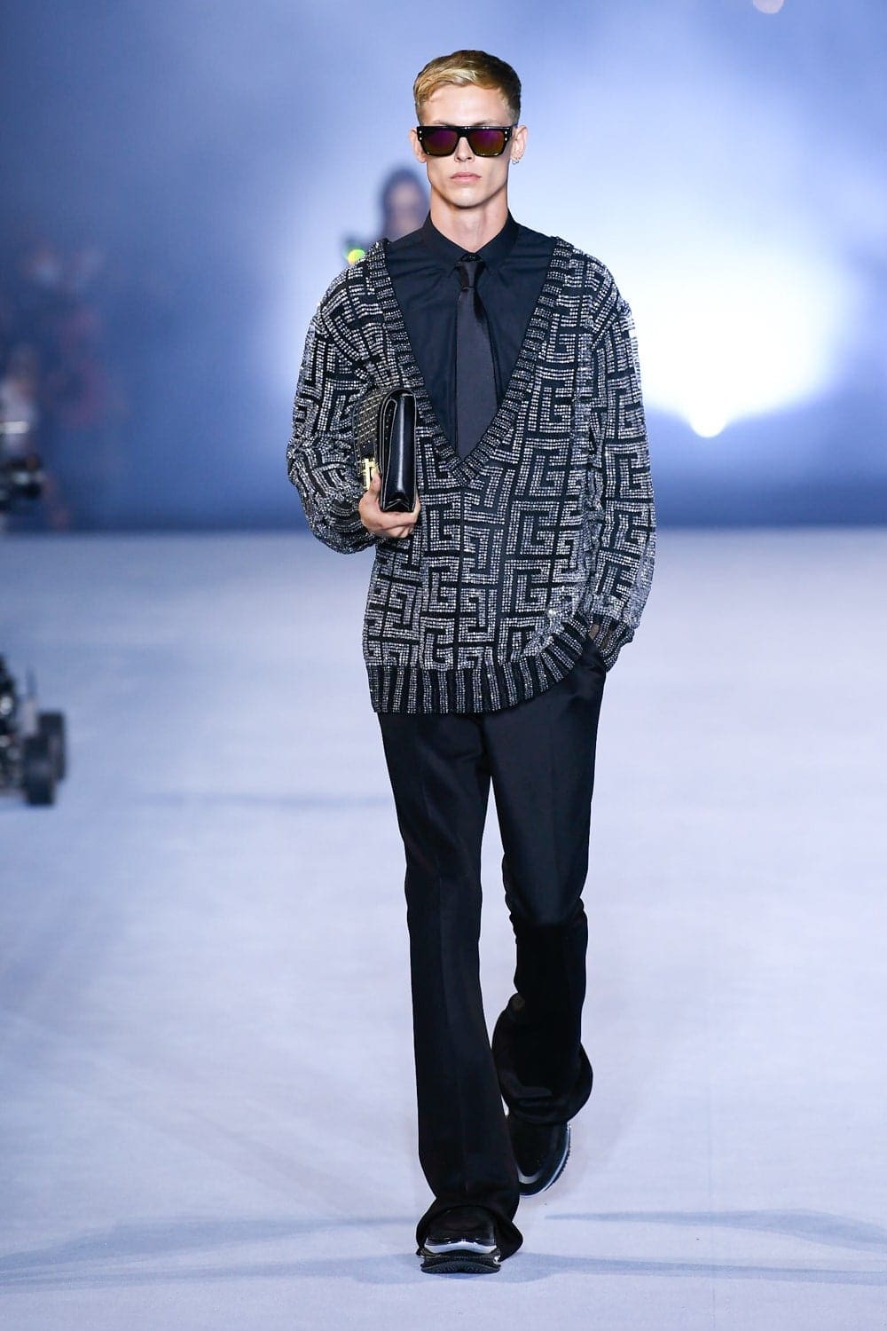 Balmain Printemps Été 2021 par RUNWAY MAGAZINE