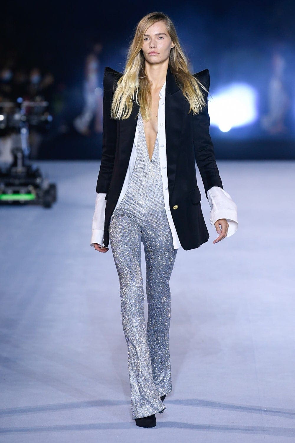 Balmain Printemps Été 2021 par RUNWAY MAGAZINE