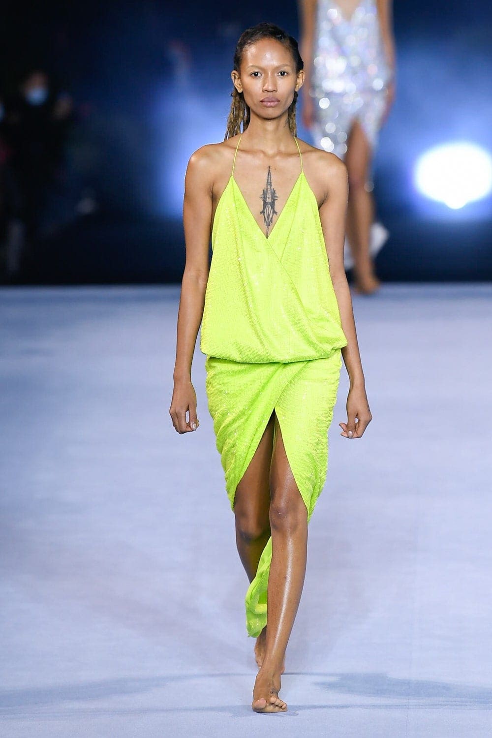Balmain Printemps Été 2021 par RUNWAY MAGAZINE