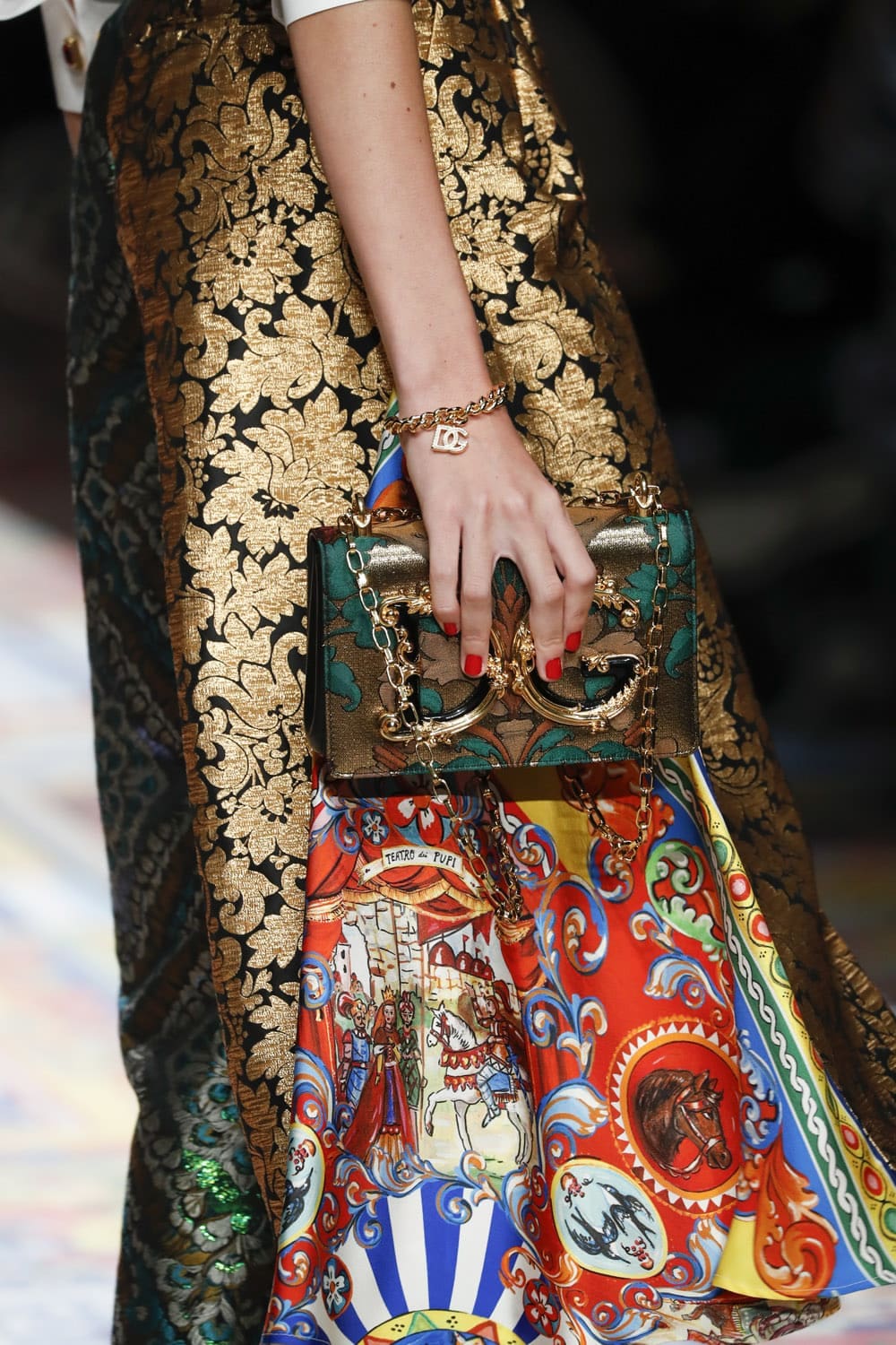 Dolce Gabbana Primavera Verão 2021 por RUNWAY MAGAZINE