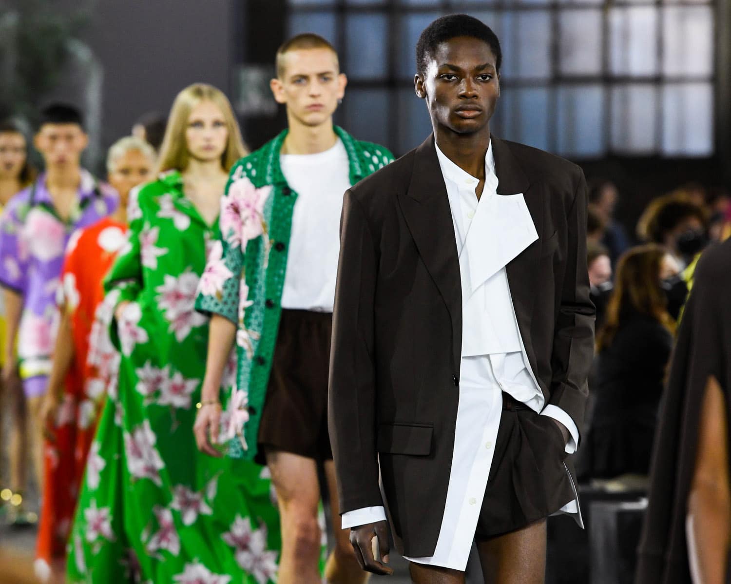 华伦天奴（Valentino）2021春夏米兰by RUNWAY 杂志