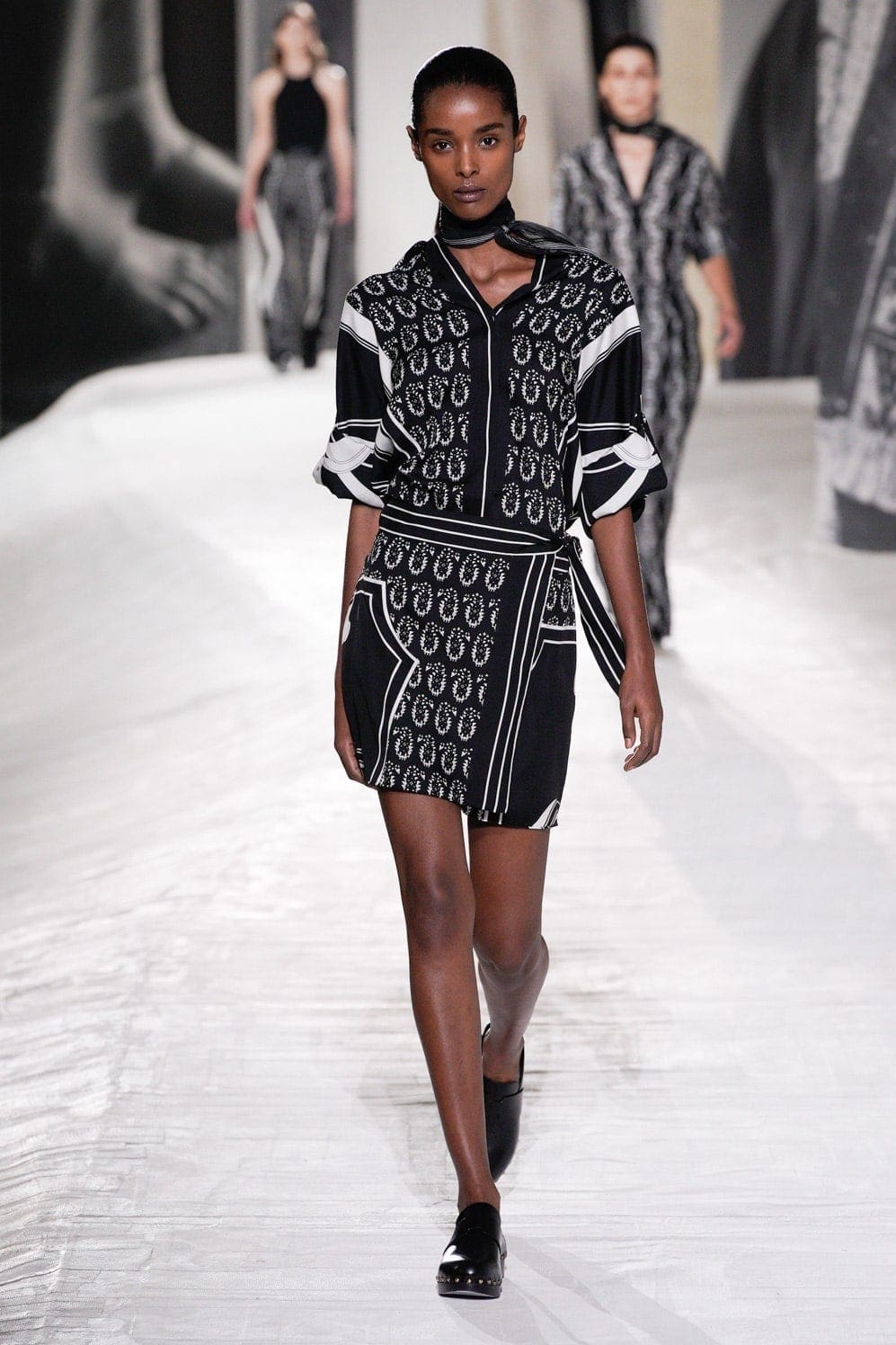 Hermes Spring Summer 2021 por RUNWAY MAGAZINE
