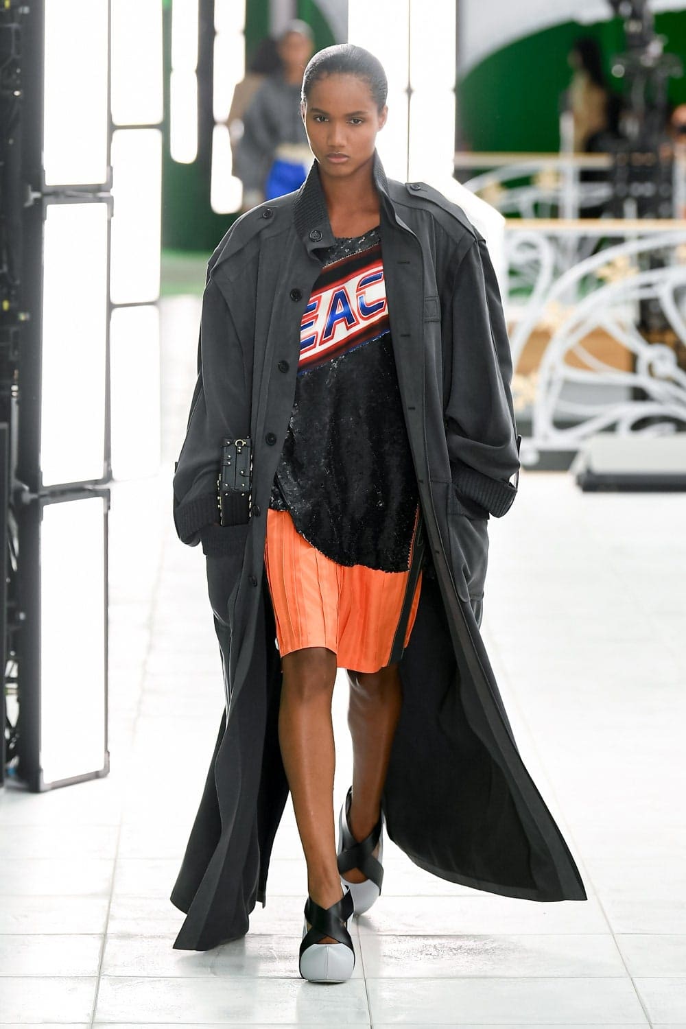 Louis Vuitton Spring Summer 2021 por RUNWAY MAGAZINE