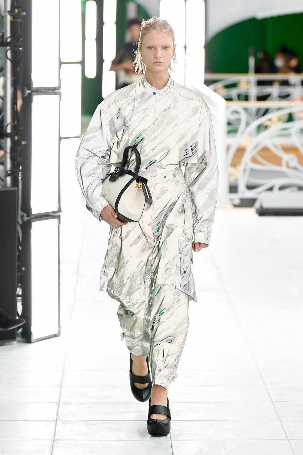 Louis Vuitton Spring Summer 2021 por RUNWAY MAGAZINE