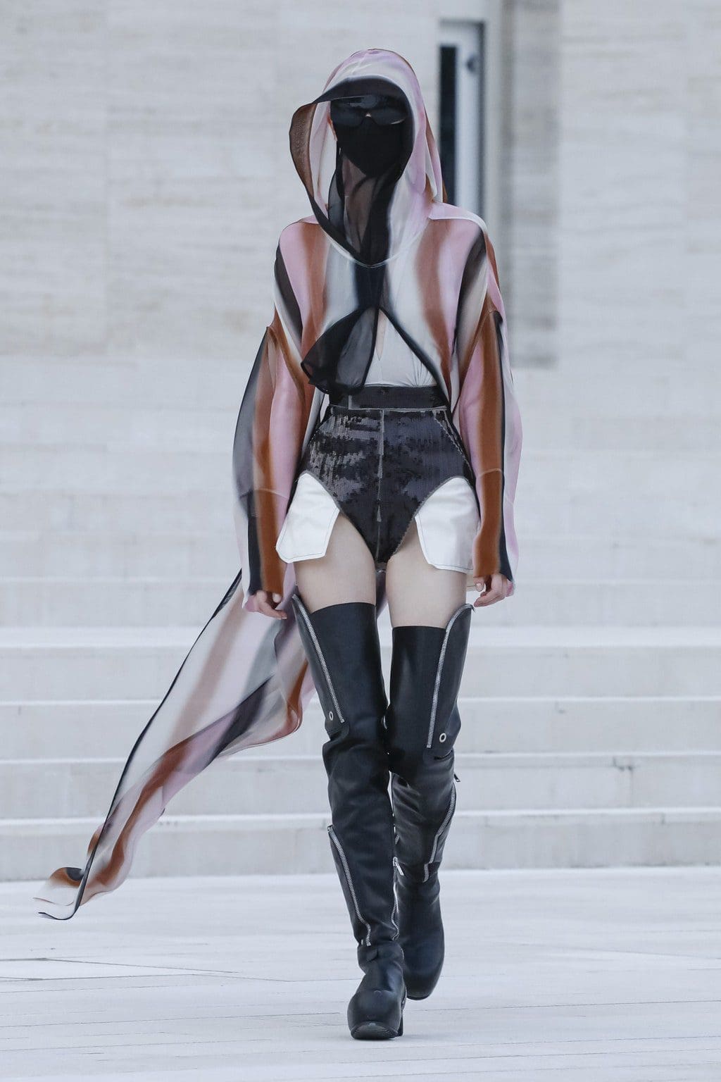 瑞克·欧文斯（Rick Owens）2021年春夏 RUNWAY 杂志