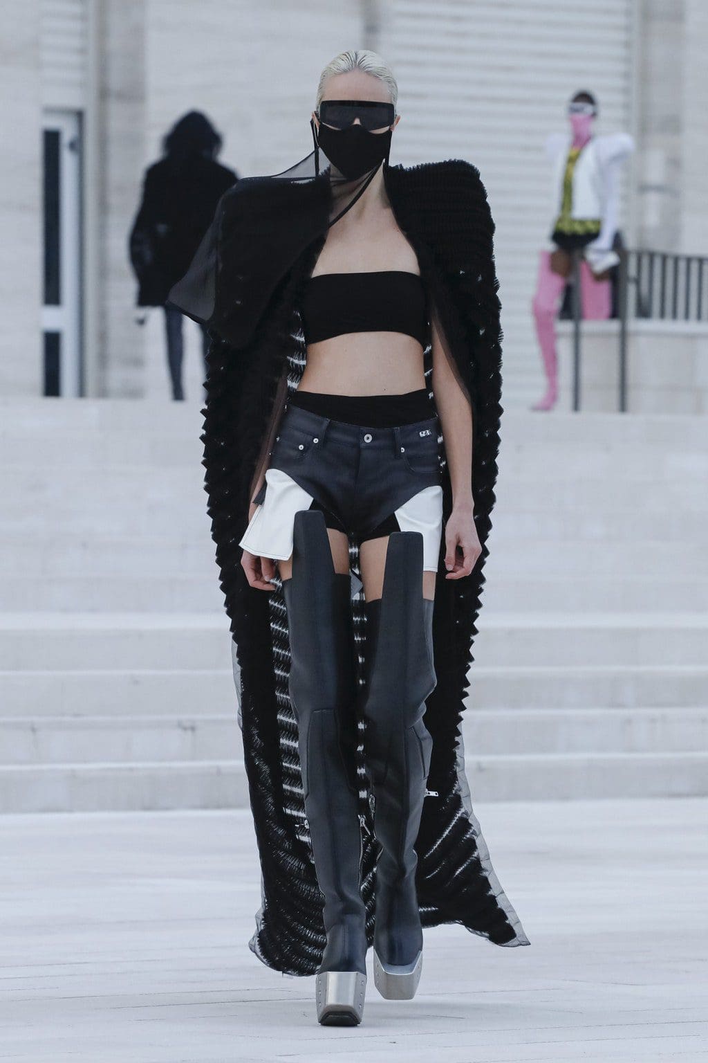 瑞克·欧文斯（Rick Owens）2021年春夏 RUNWAY 杂志