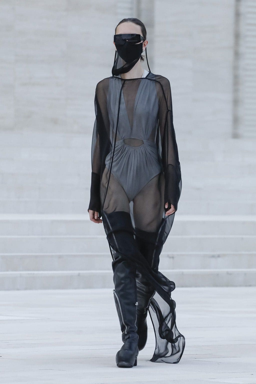 瑞克·欧文斯（Rick Owens）2021年春夏 RUNWAY 杂志