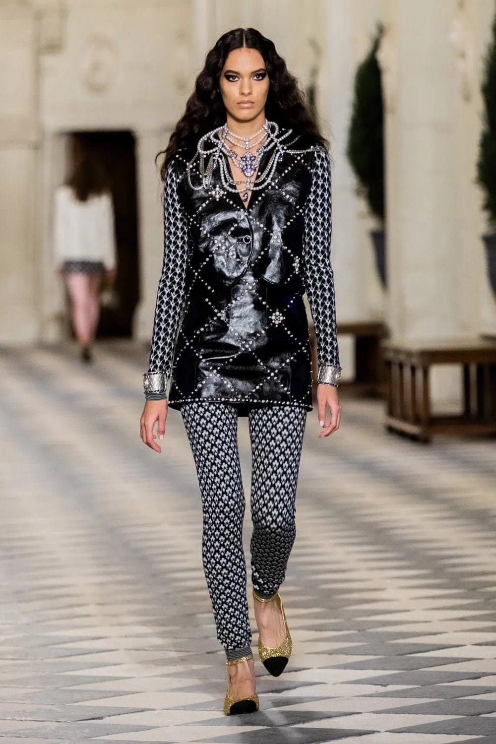 Chanel Pre-Fall 2021 Métiers d’art by RUNWAY MAGAZINE