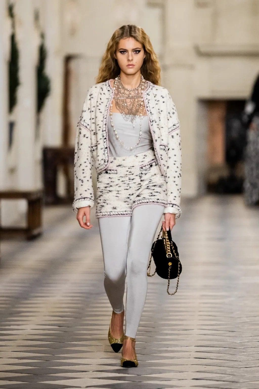 Chanel Pre-Fall 2021 Métiers d’art by RUNWAY MAGAZINE