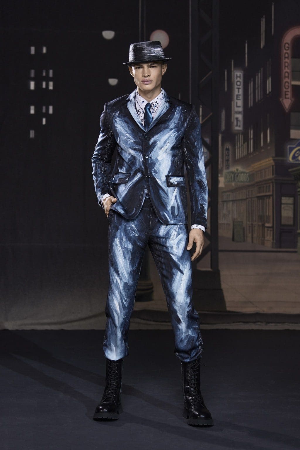 Moschino Men Fall-Winter 2021-2022 by RUNWAY MAGAZINE