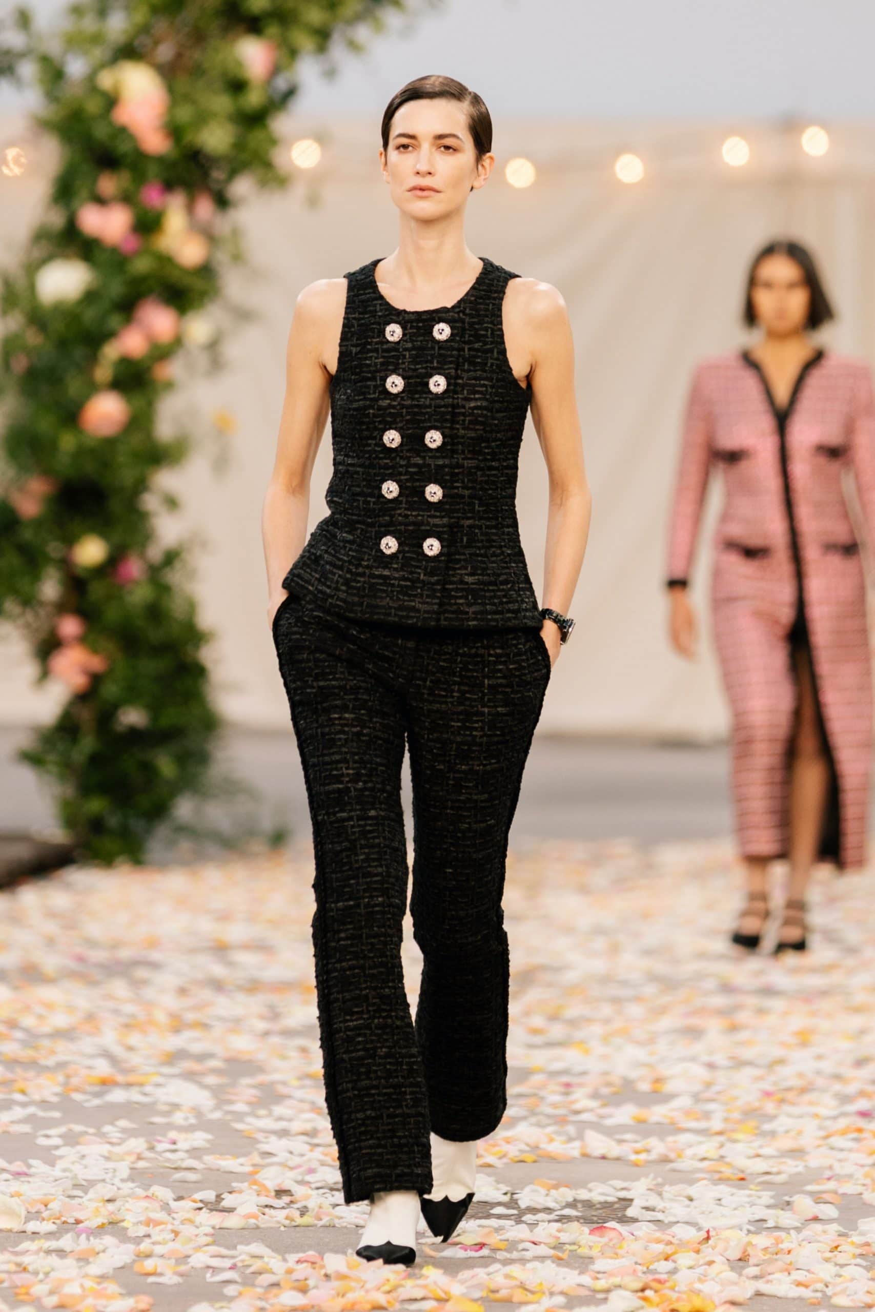 Chanel Haute Couture Printemps Été 2021 par RUNWAY MAGAZINE