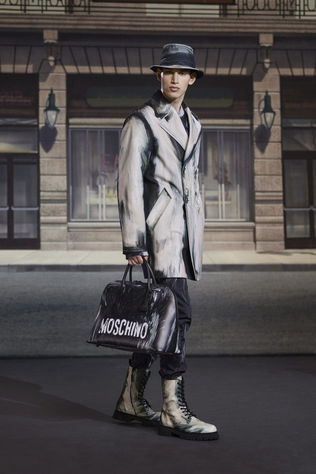 Moschino Men Fall-Winter 2021-2022 by RUNWAY MAGAZINE