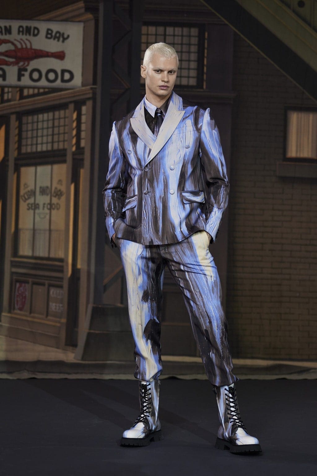 Moschino Men Fall-Winter 2021-2022 by RUNWAY MAGAZINE