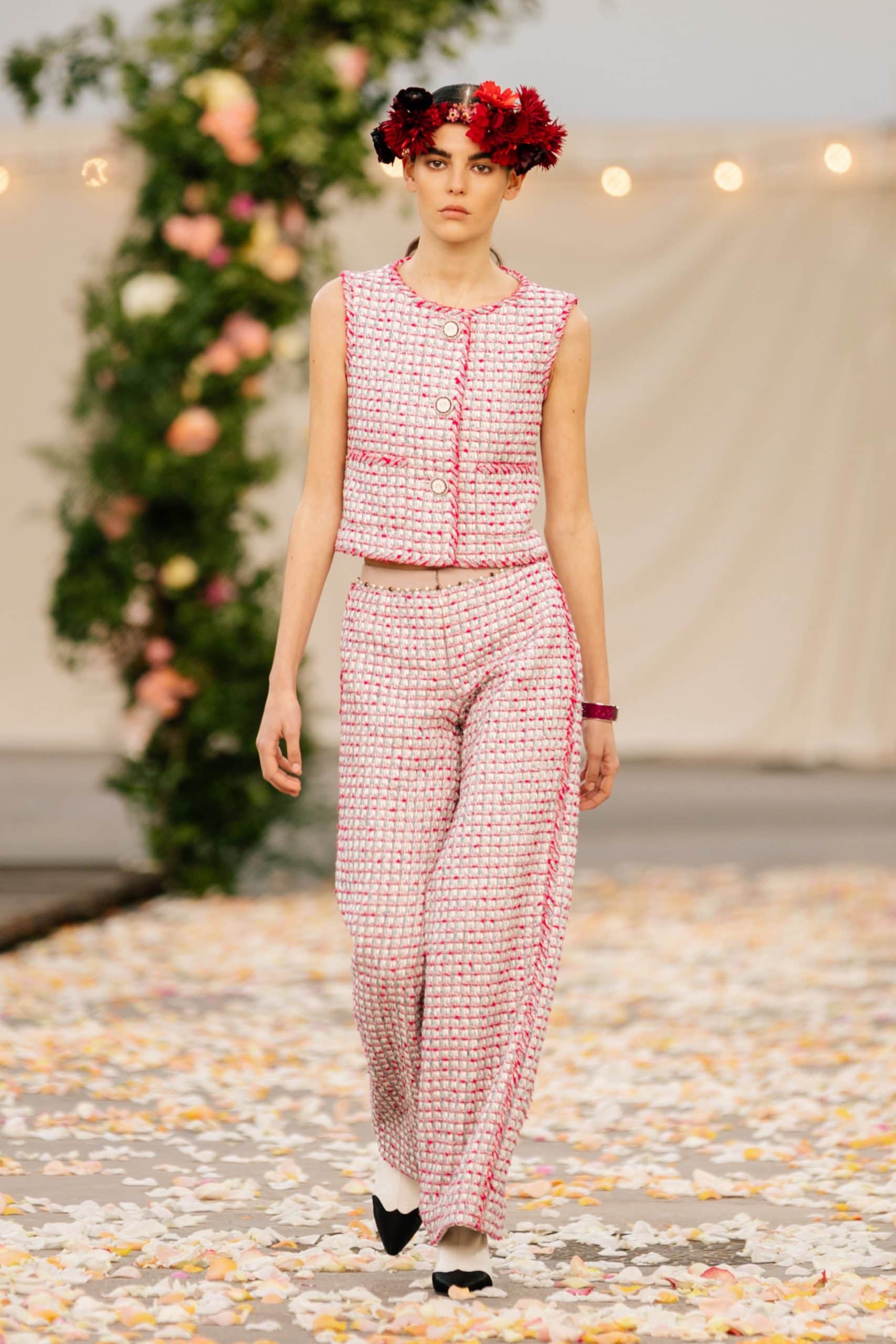 Chanel Haute Couture Printemps Été 2021 par RUNWAY MAGAZINE