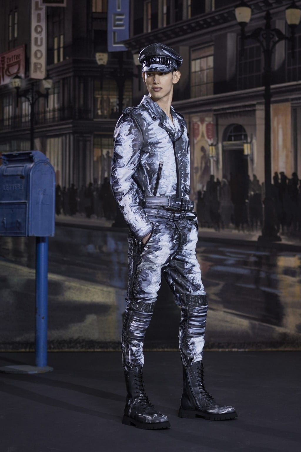 Moschino Men Fall-Winter 2021-2022 by RUNWAY MAGAZINE