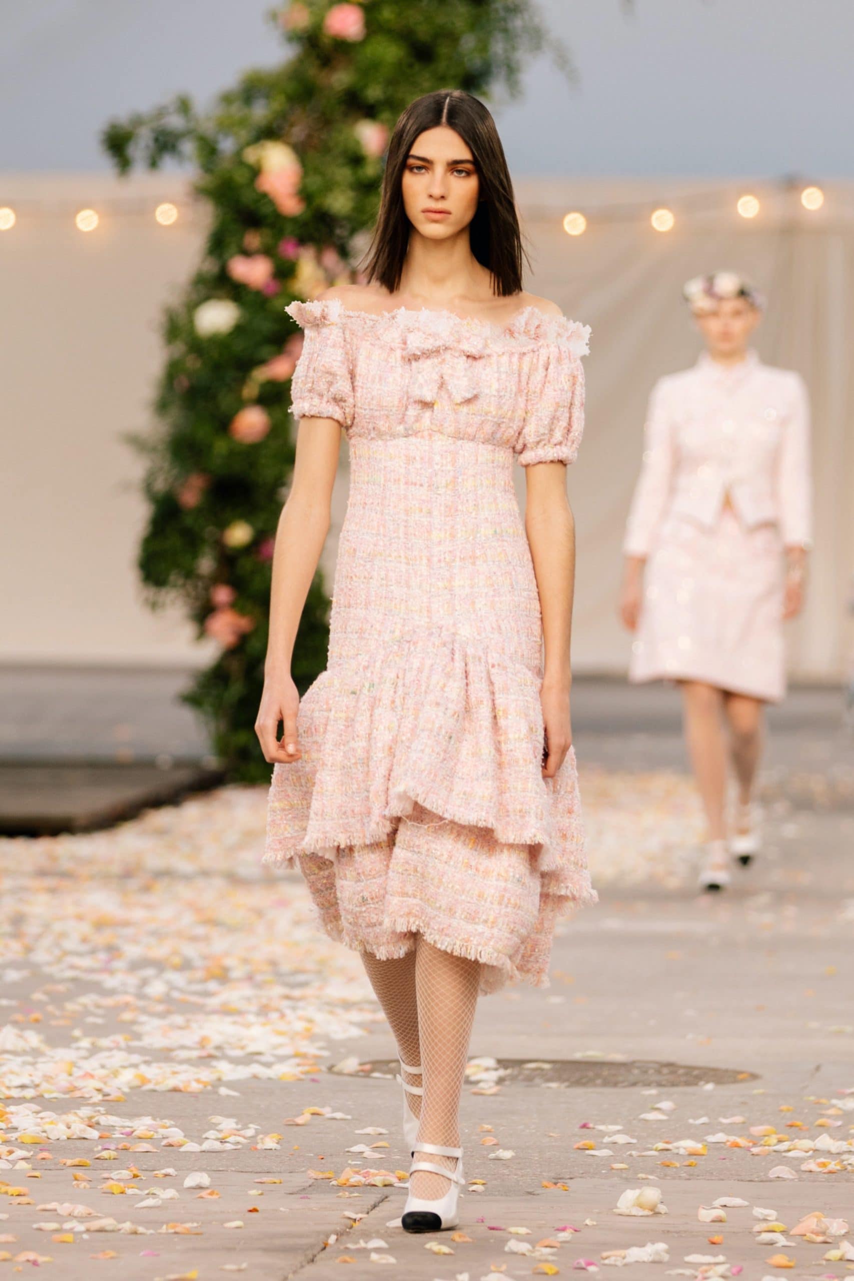 Chanel Haute Couture Printemps Été 2021 par RUNWAY MAGAZINE