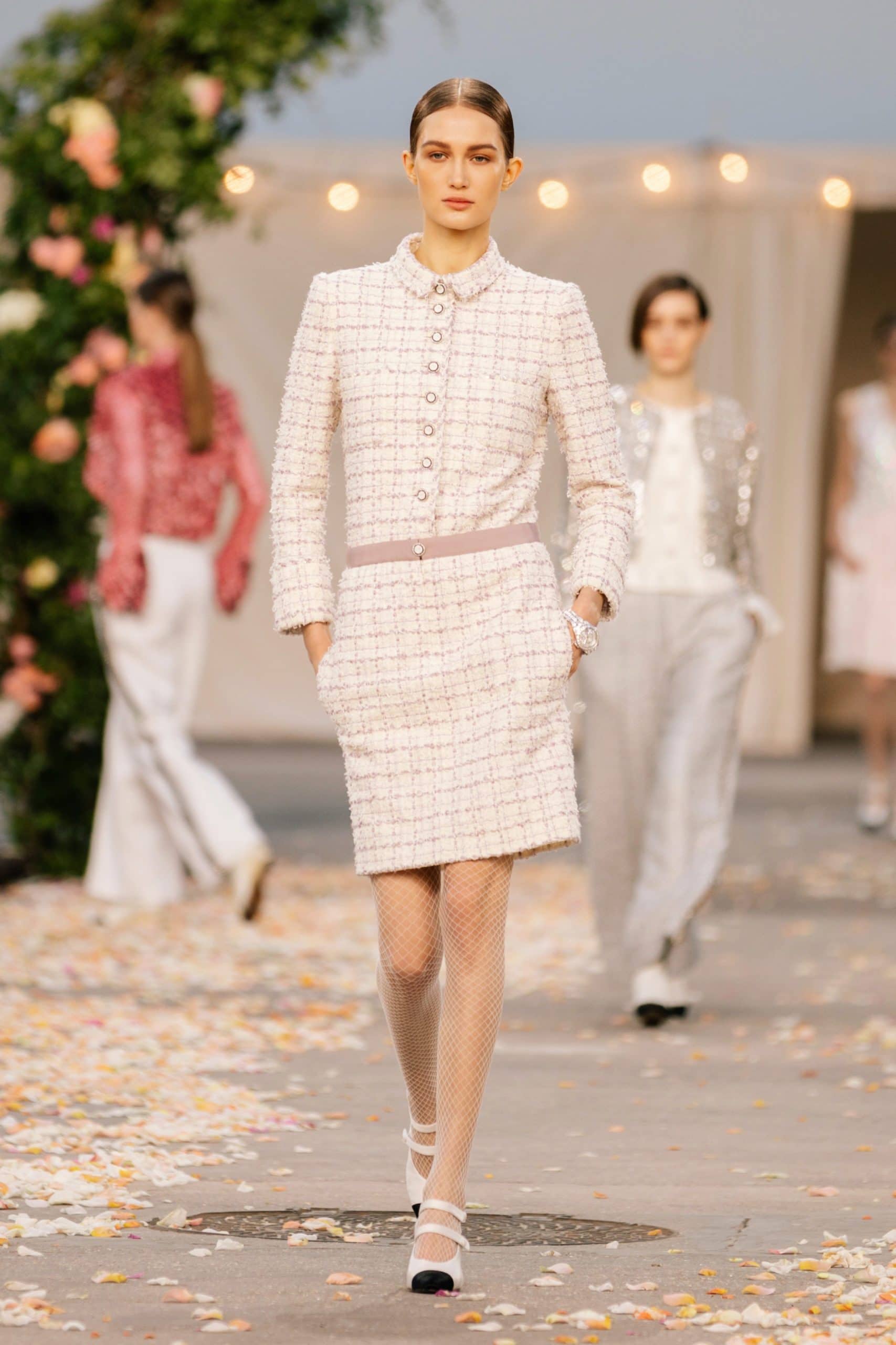 Chanel Haute Couture Printemps Été 2021 par RUNWAY MAGAZINE