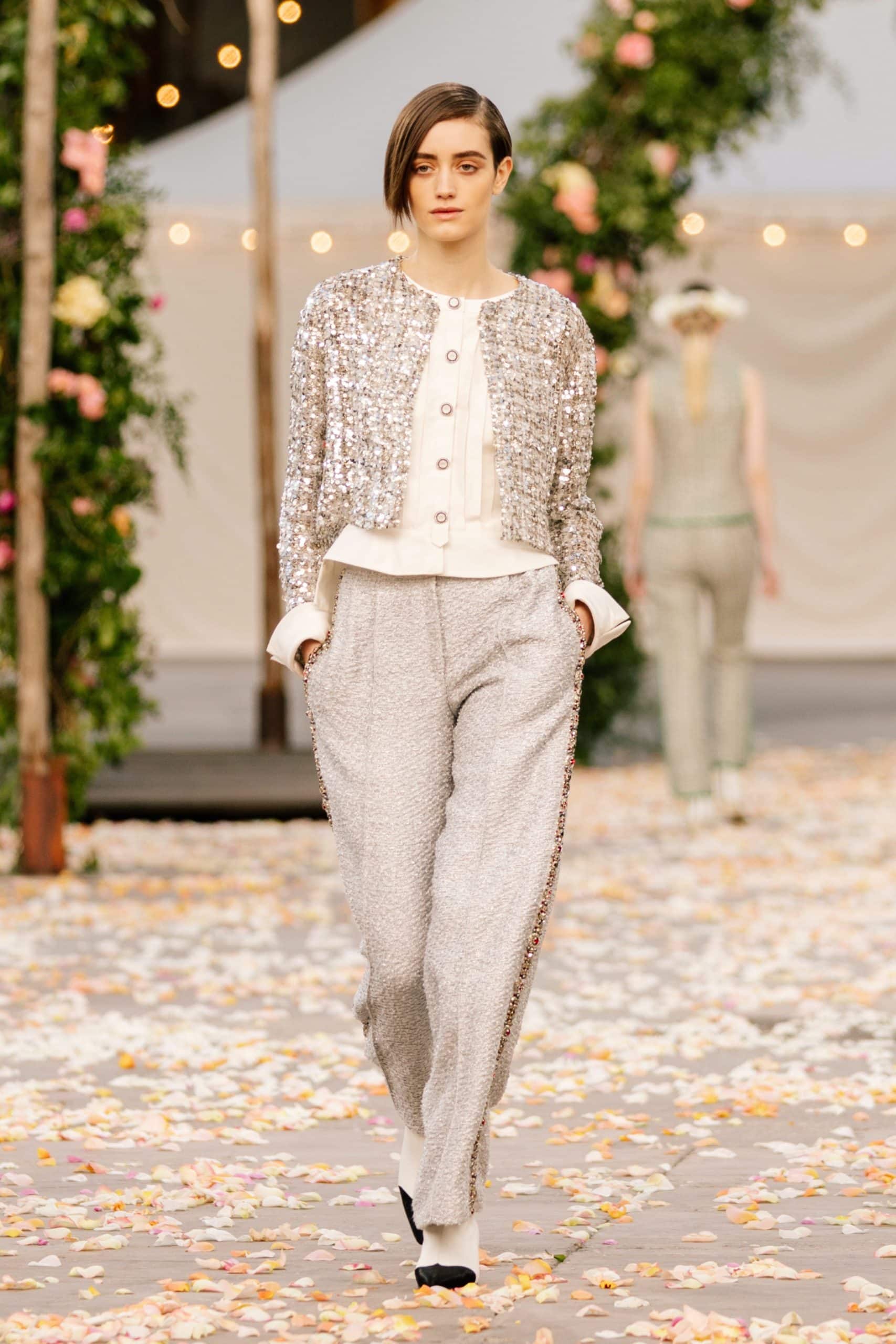 Chanel Haute Couture Printemps Été 2021 par RUNWAY MAGAZINE