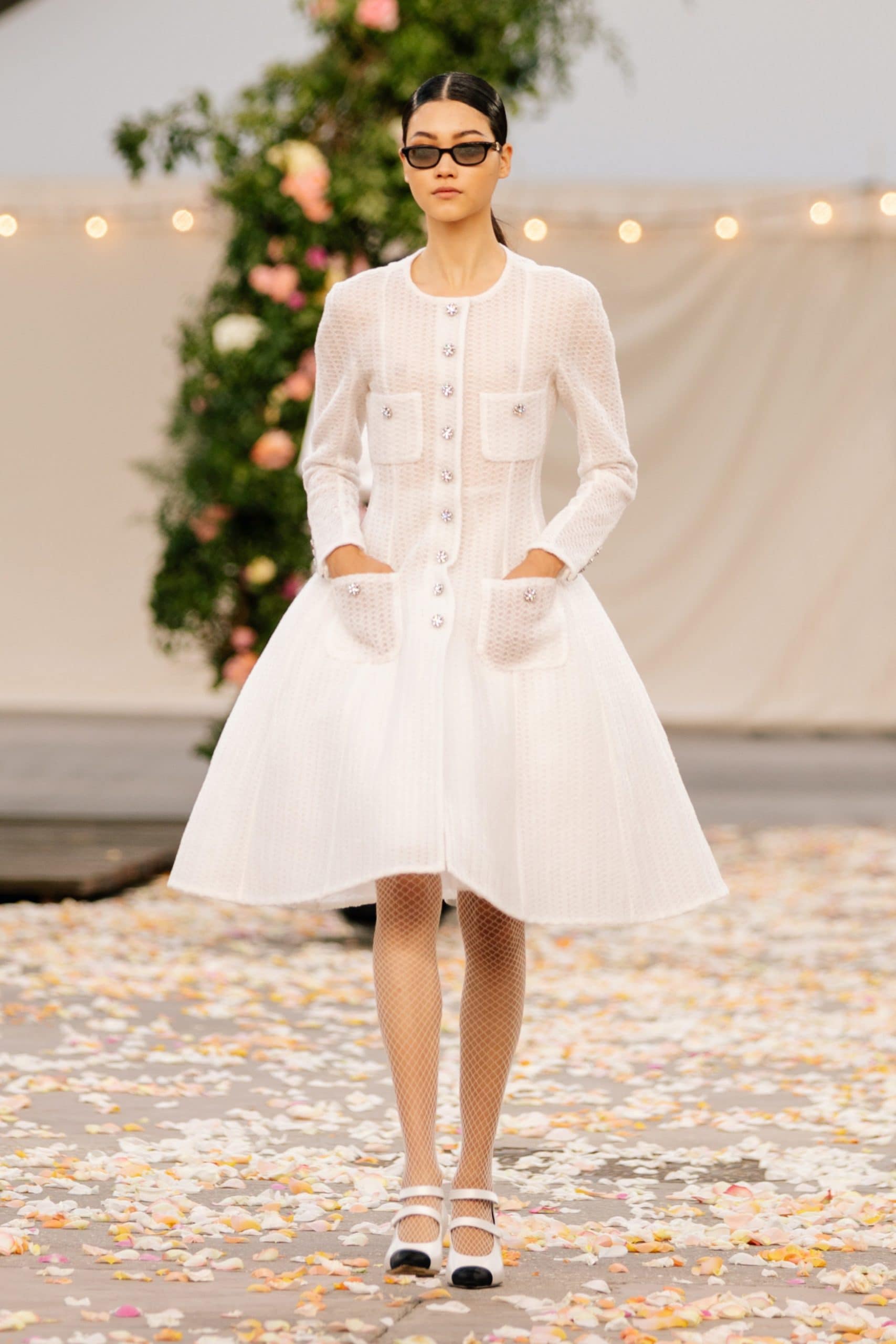 Chanel Haute Couture Printemps Été 2021 par RUNWAY MAGAZINE