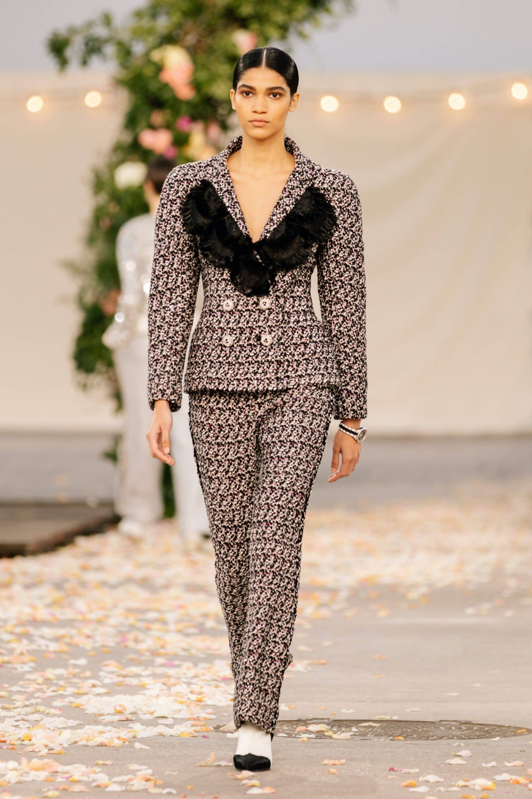 Chanel Haute Couture Printemps Été 2021 par RUNWAY MAGAZINE