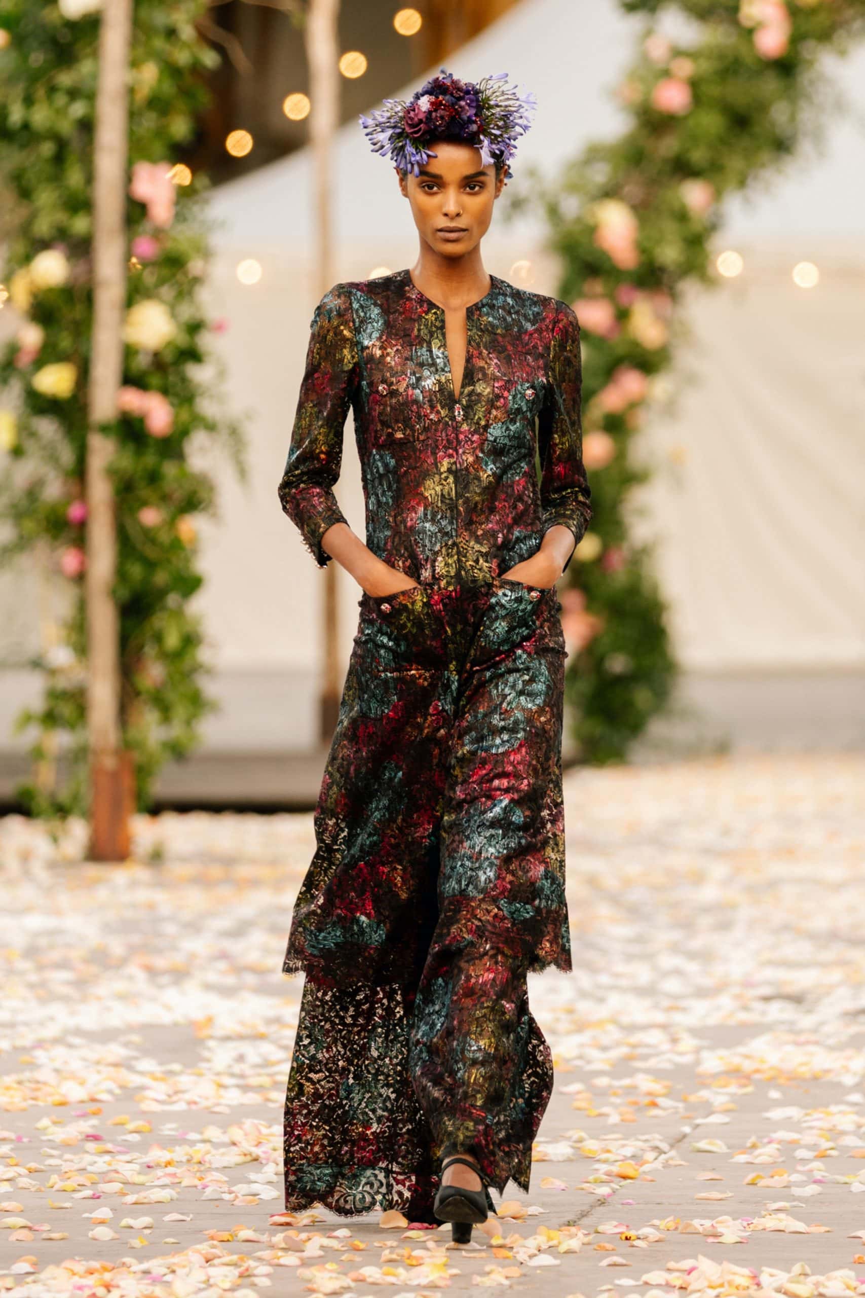 Chanel Haute Couture Printemps Été 2021 par RUNWAY MAGAZINE