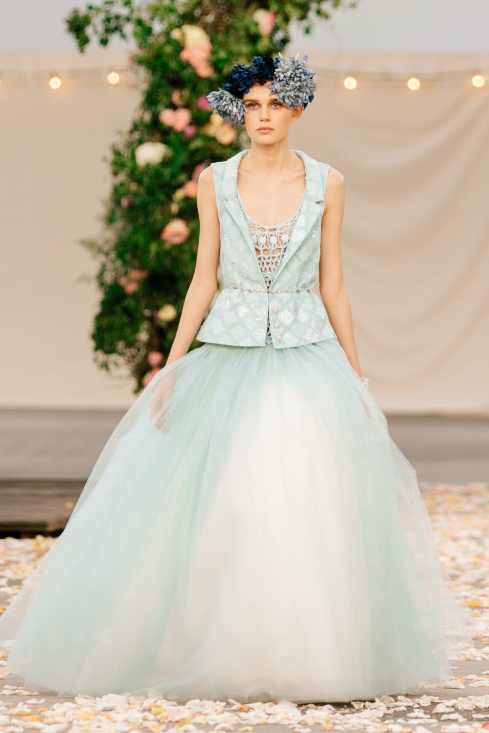 Chanel Haute Couture Printemps Été 2021 par RUNWAY MAGAZINE