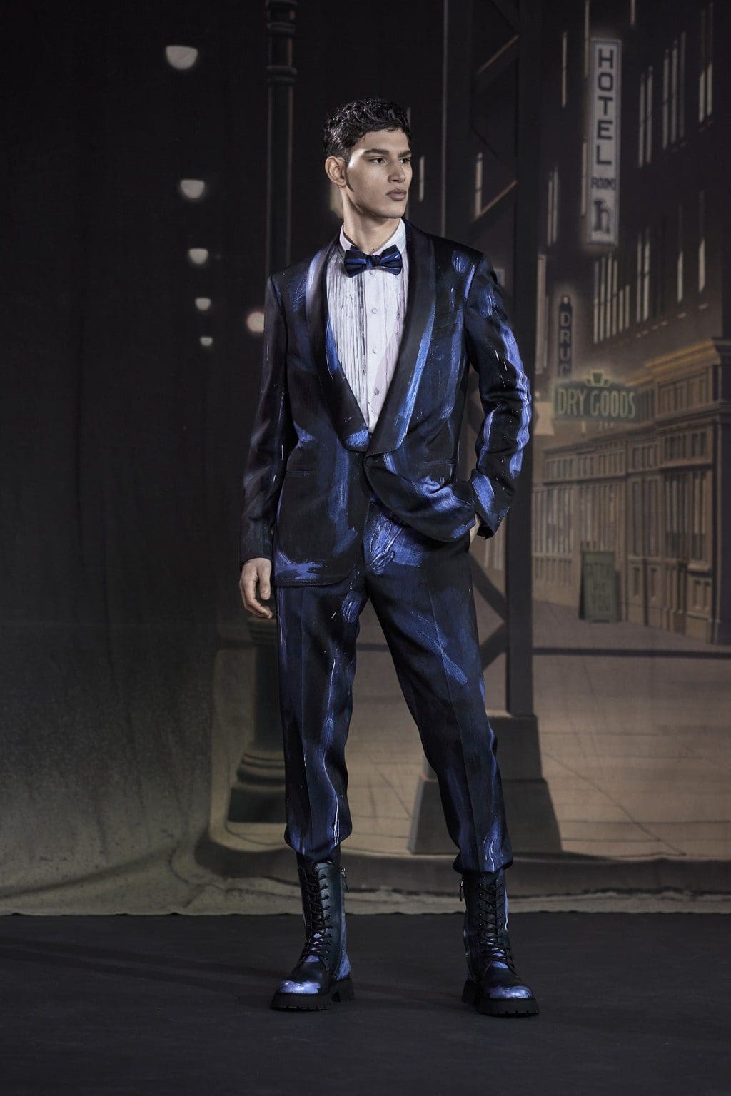 Moschino Men Fall-Winter 2021-2022 by RUNWAY MAGAZINE
