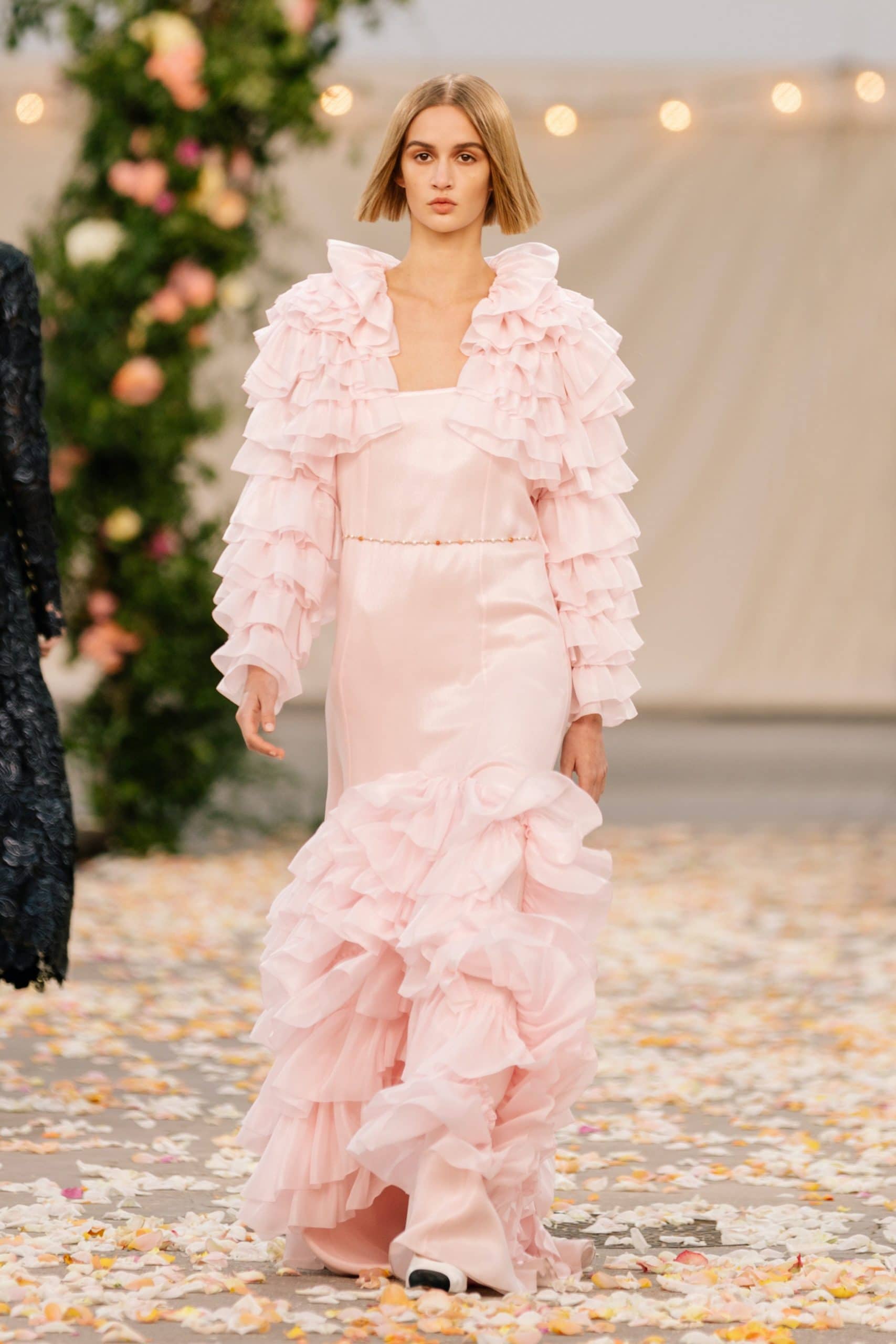 Chanel Haute Couture Printemps Été 2021 par RUNWAY MAGAZINE
