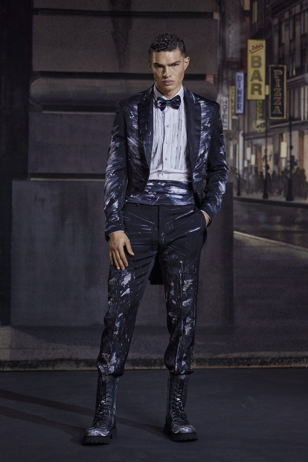 Moschino Men Fall-Winter 2021-2022 by RUNWAY MAGAZINE