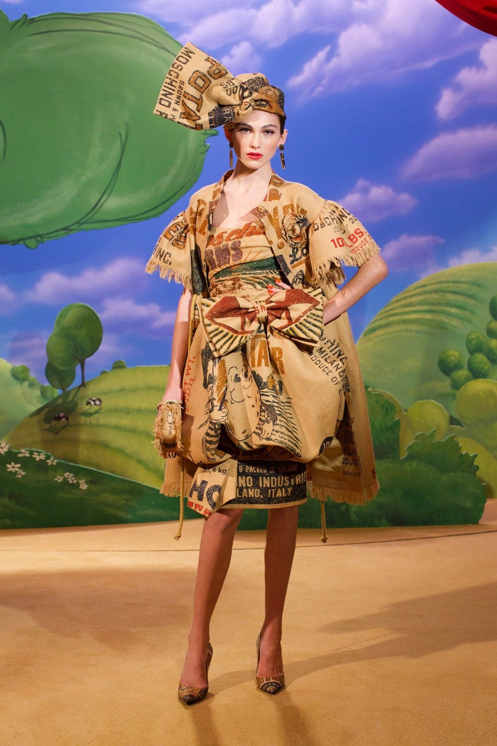 モスキーノ秋2021年-2022年 RUNWAY マガジン