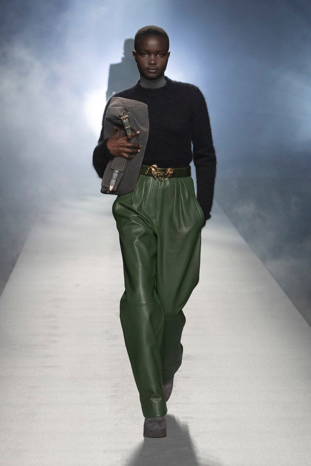 Alberta Ferretti outono-inverno 2021-2022 Milão por RUNWAY MAGAZINE