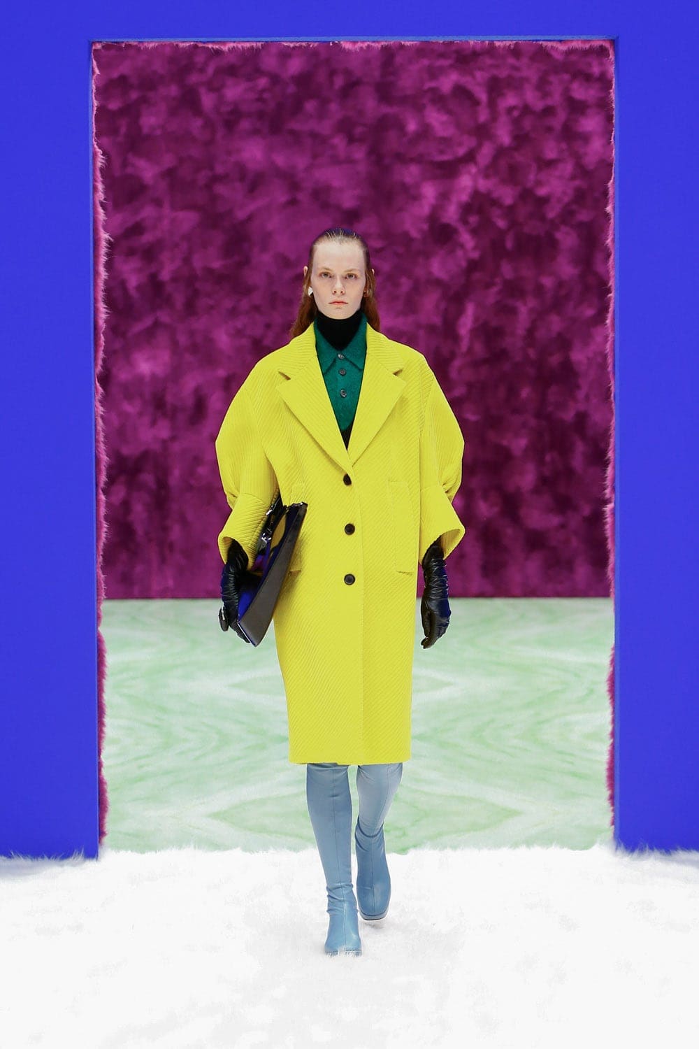 プラダ秋冬2021-2022によって RUNWAY マガジン