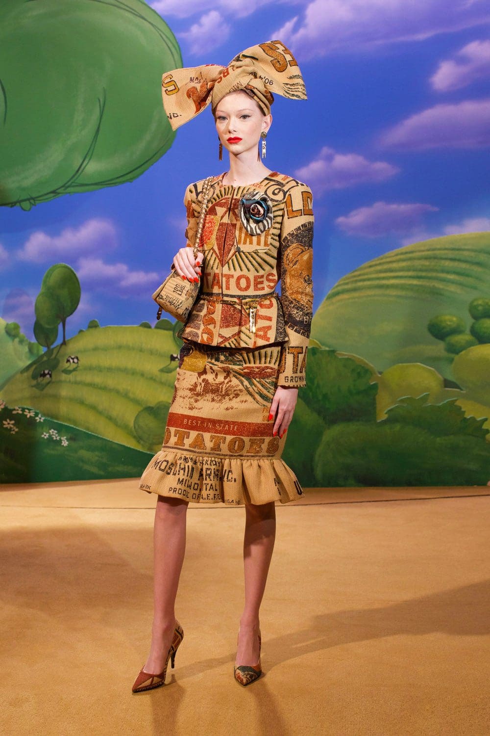 モスキーノ秋2021年-2022年 RUNWAY マガジン