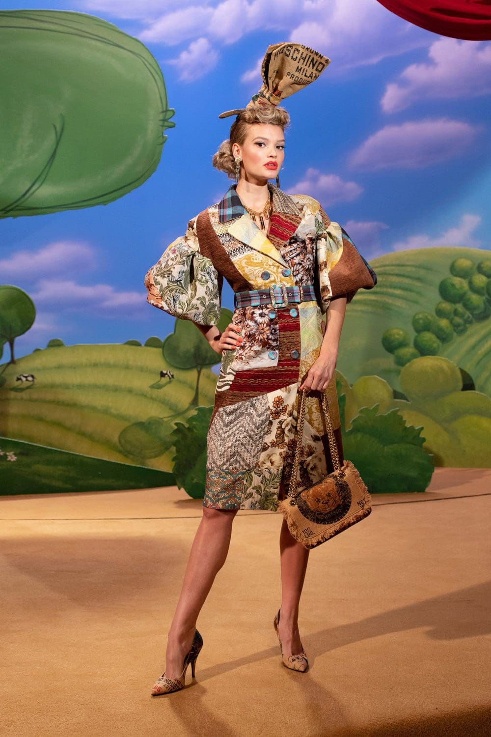 モスキーノ秋2021年-2022年 RUNWAY マガジン