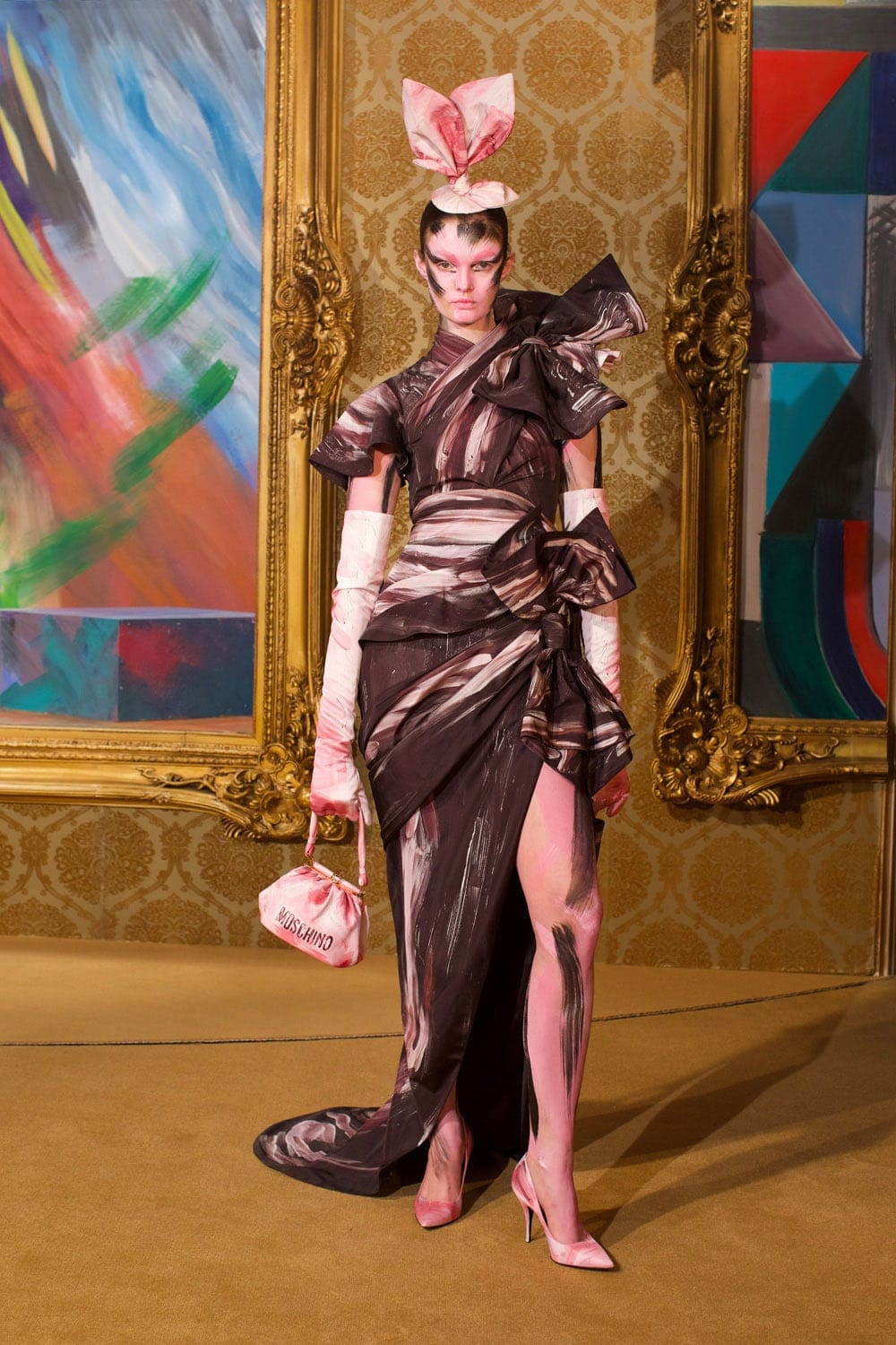 モスキーノ秋2021年-2022年 RUNWAY マガジン