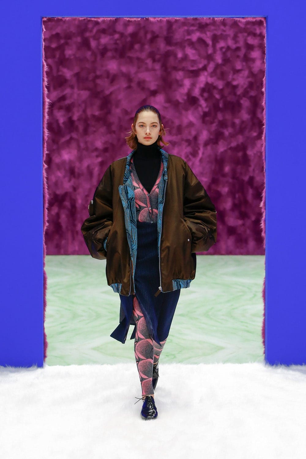 プラダ秋冬2021-2022によって RUNWAY マガジン