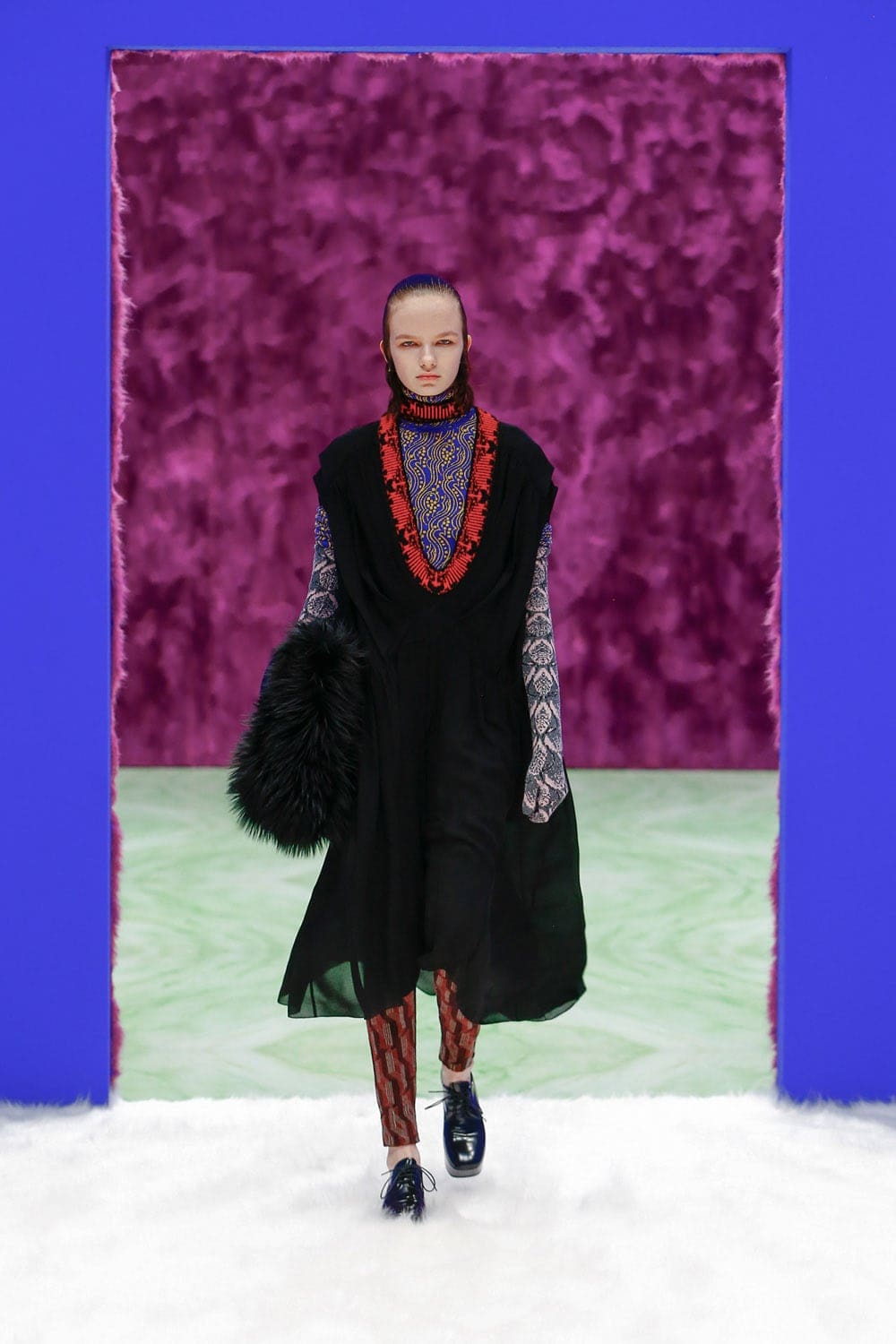 プラダ秋冬2021-2022によって RUNWAY マガジン