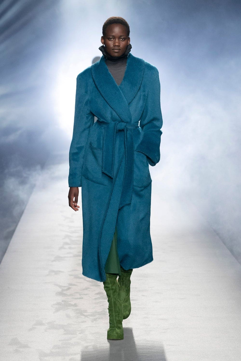 Alberta Ferretti outono-inverno 2021-2022 Milão por RUNWAY MAGAZINE