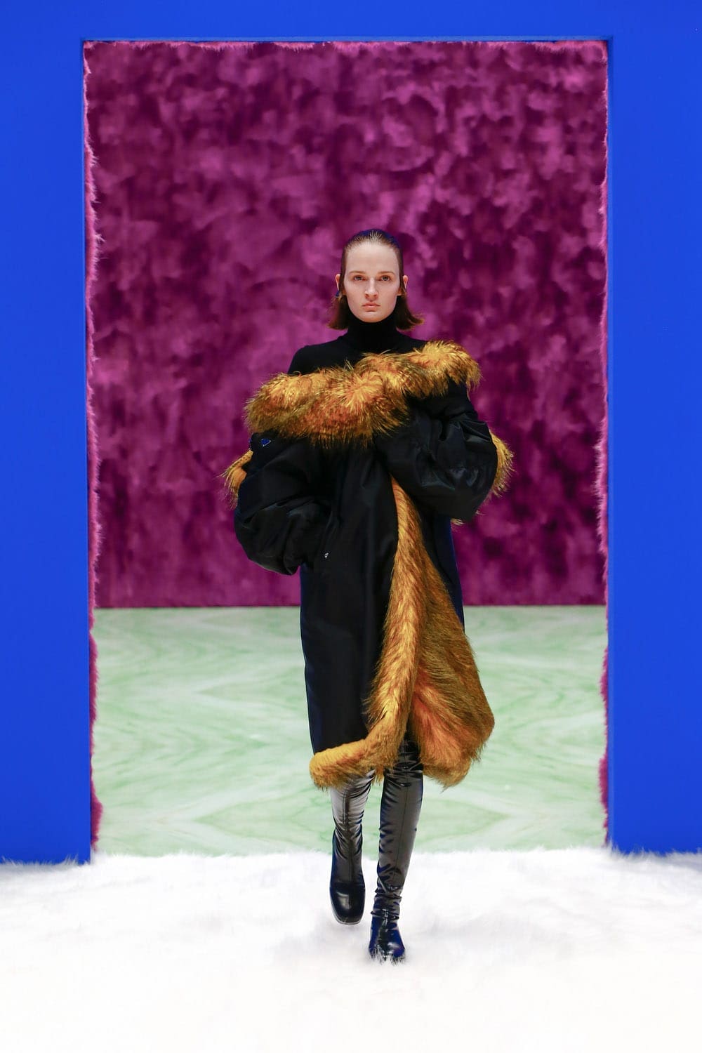 プラダ秋冬2021-2022によって RUNWAY マガジン