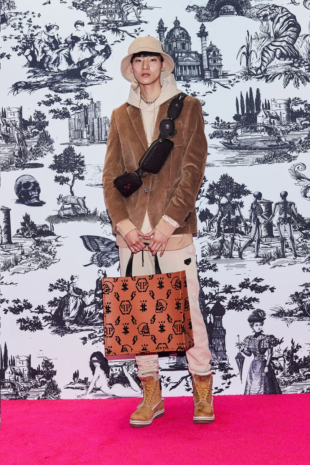Philipp Plein Fall Winter 2021-2022 by RUNWAY MAGAZINE