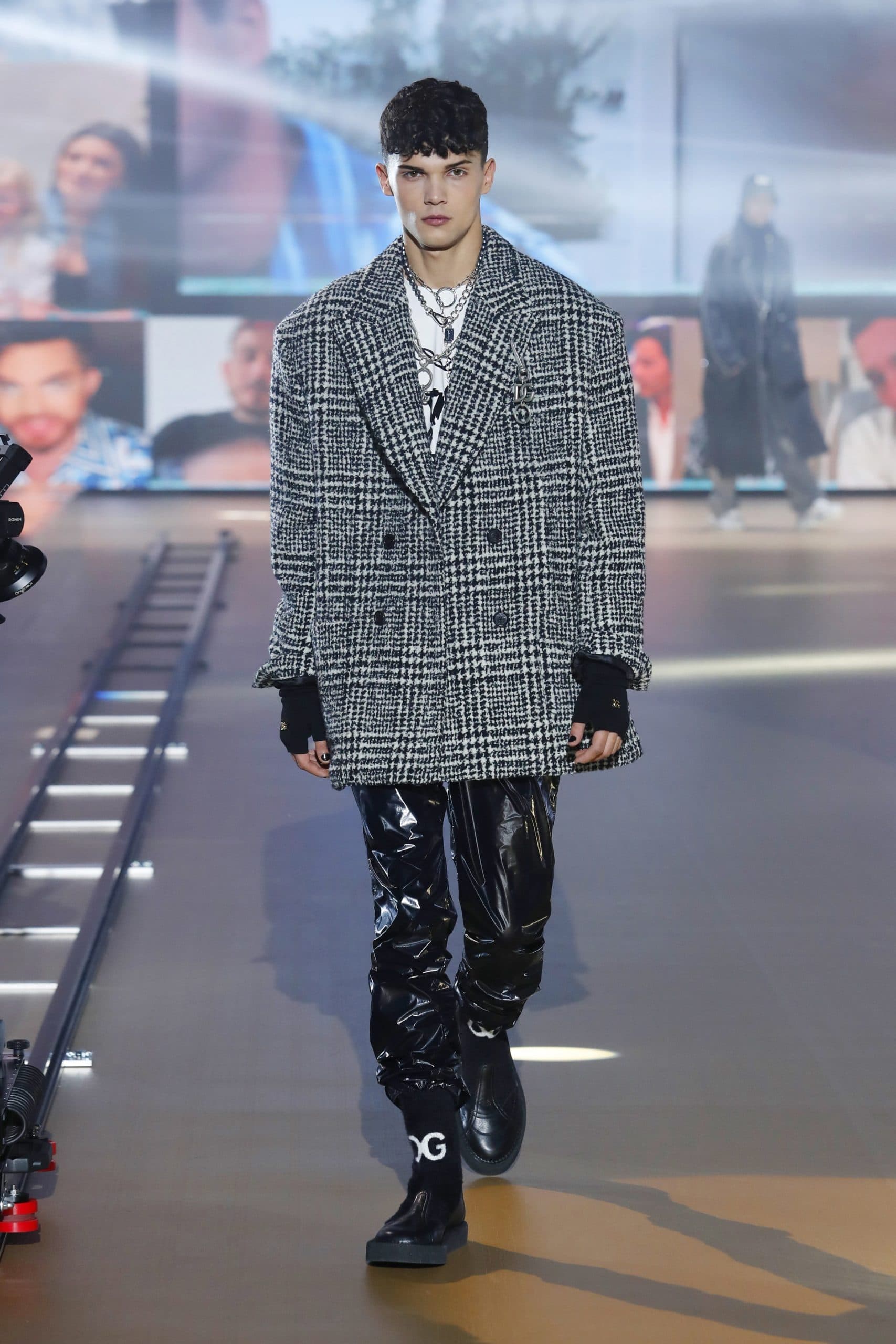 Dolce Gabbana Menswear Fall 2021-2022. Plagiarism checker by Eleonora de Gray - RUNWAY MAGAZINE
