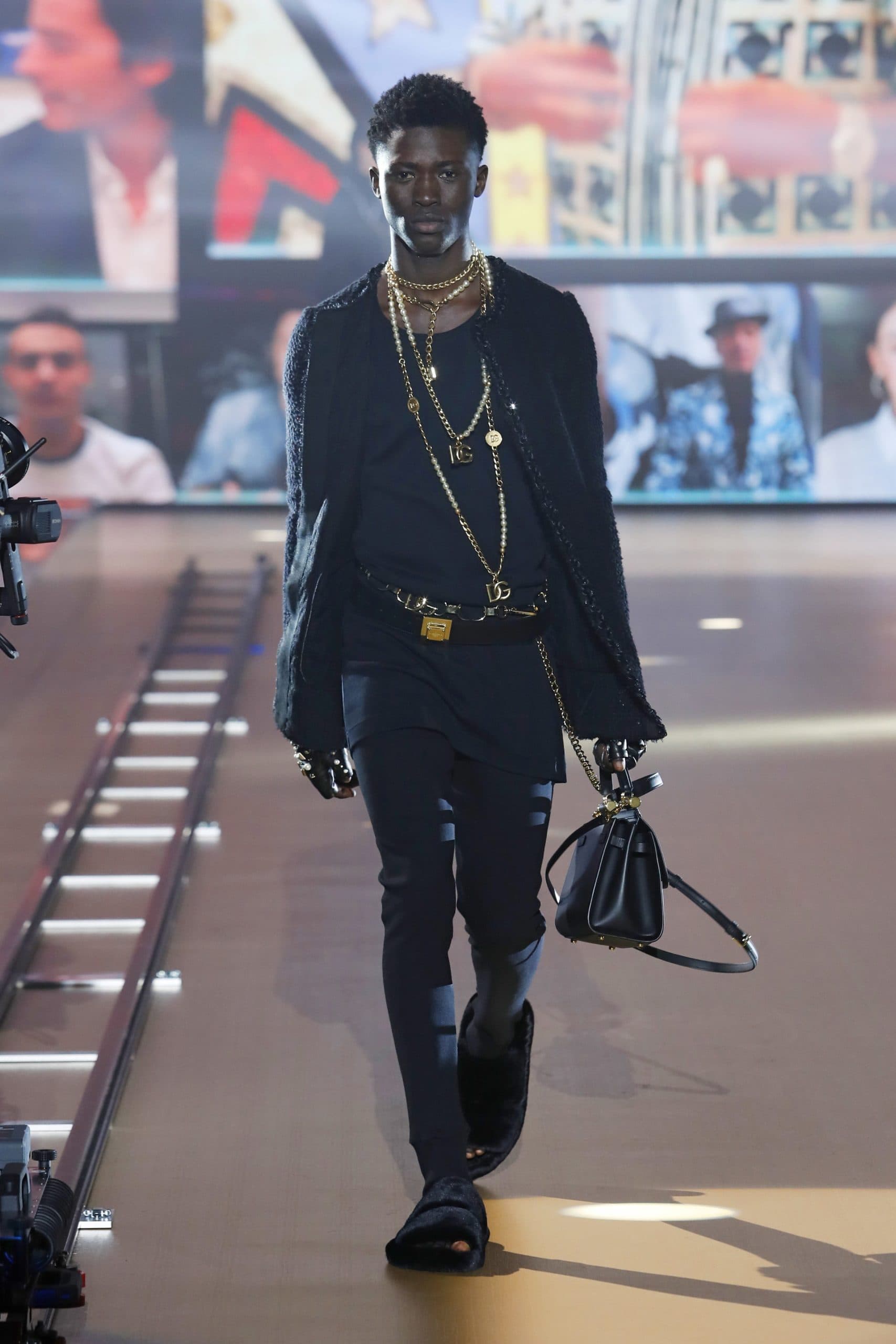 Dolce Gabbana Menswear Fall 2021-2022. Plagiarism checker by Eleonora de Gray - RUNWAY MAGAZINE