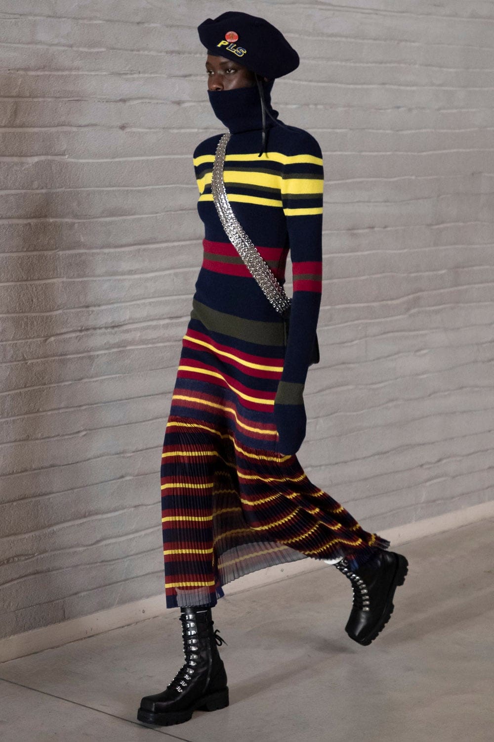 Philosophy di Lorenzo Serafini Fall Winter 2021-2022 Milan by RUNWAY MAGAZINE