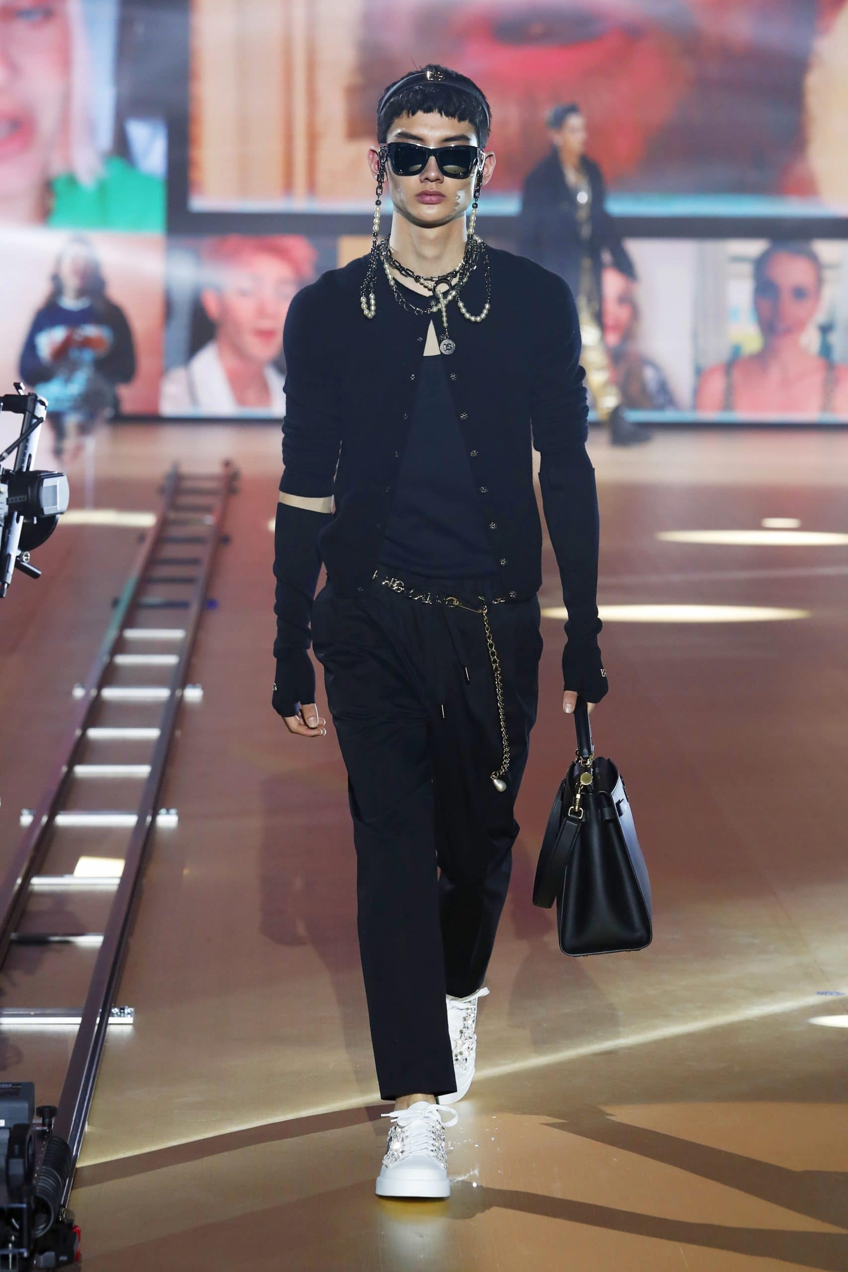 Dolce Gabbana Menswear Fall 2021-2022. Plagiarism checker by Eleonora de Gray - RUNWAY MAGAZINE