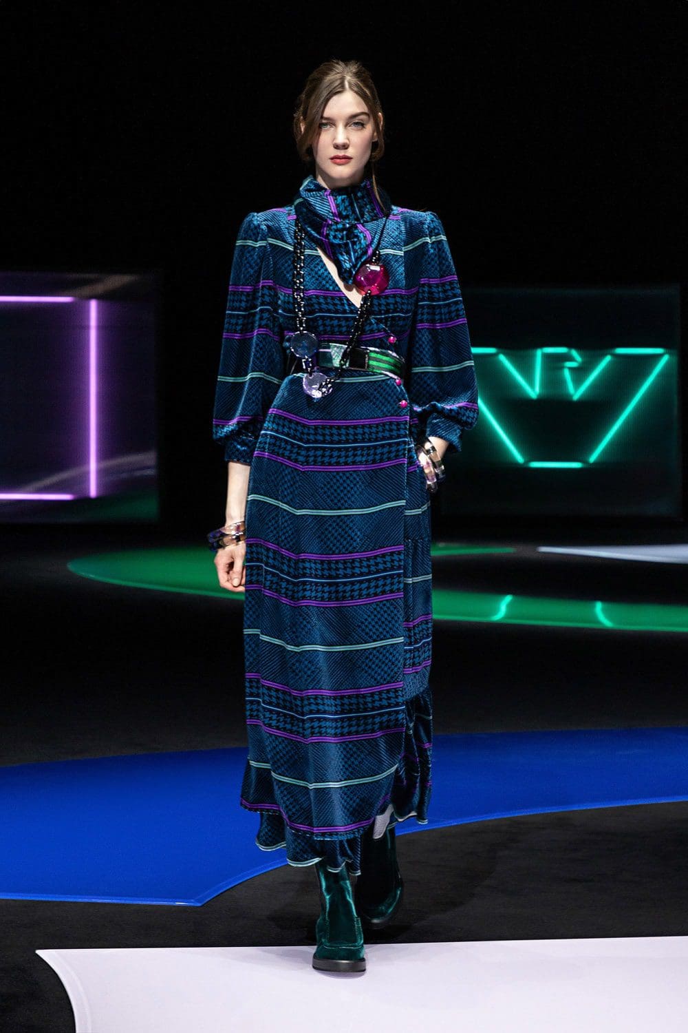 Emporio Armani Fall Winter 2021-2022 "In the mood for pop" by RUNWAY MAGAZINE